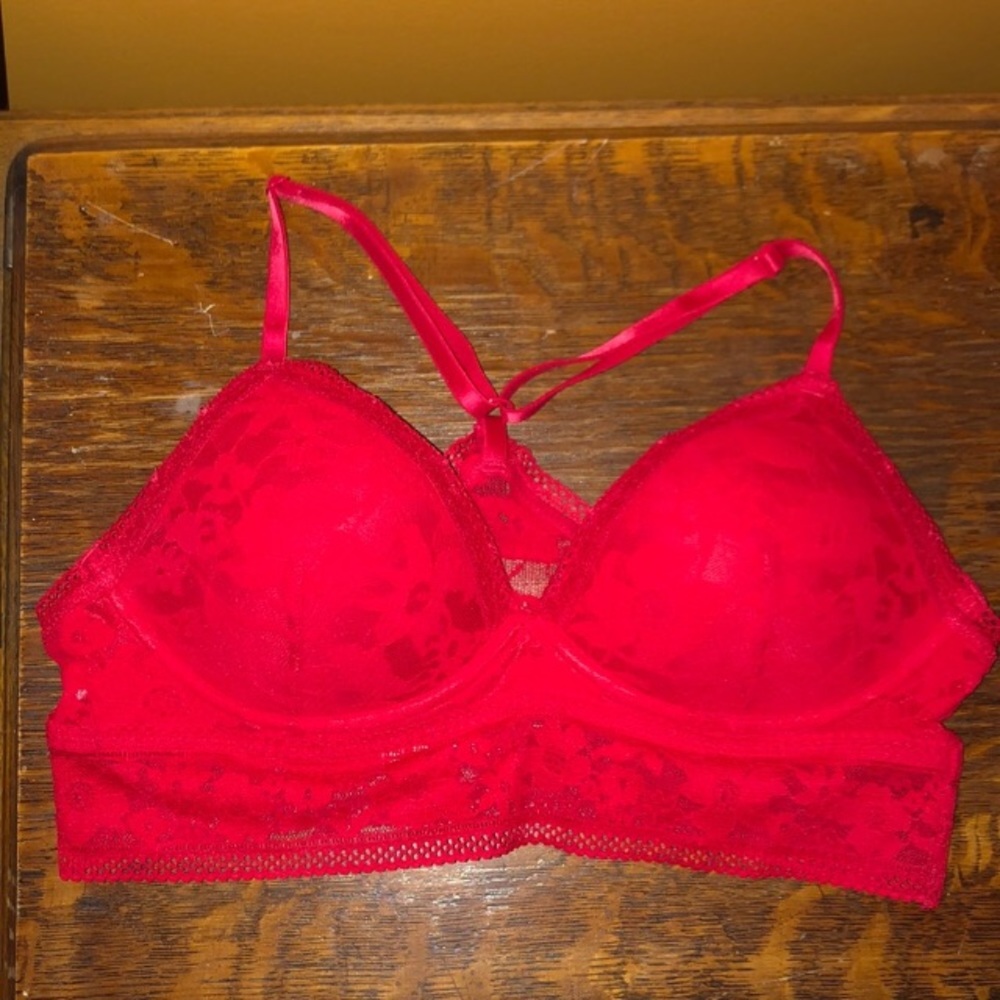NWOT Victoria’s Secret wireless red lace bralette